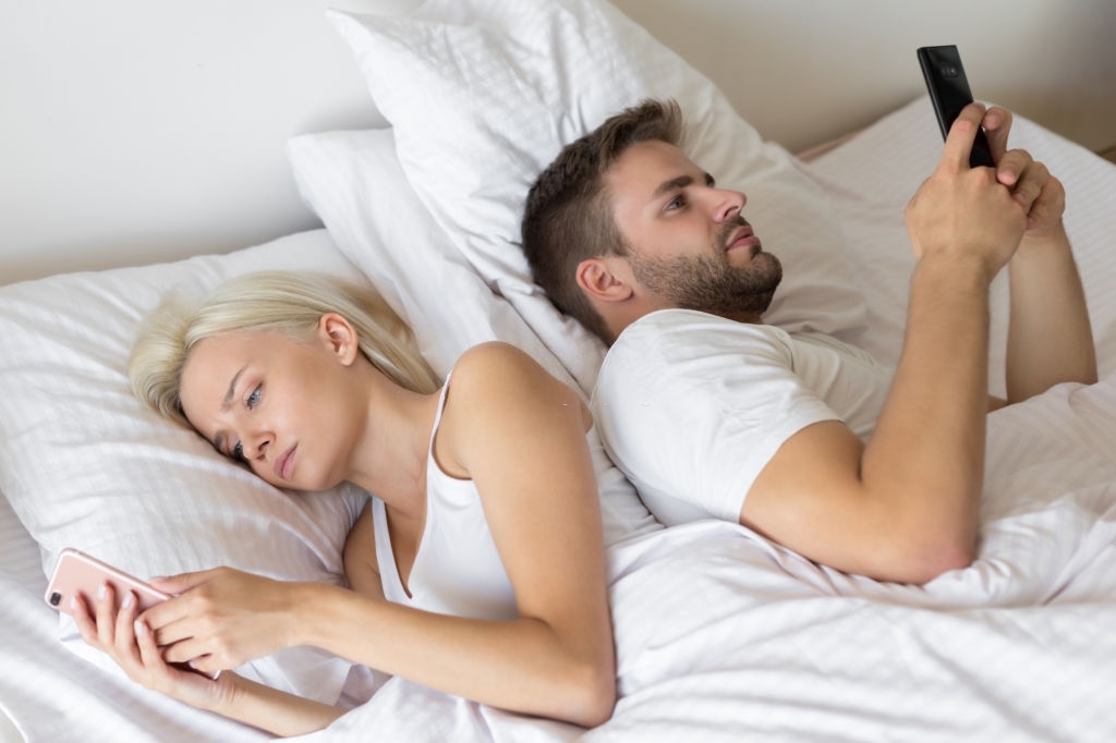 A INFLUÊNCIA DA TECNOLOGIA NO RELACIONAMENTO CONJUGAL