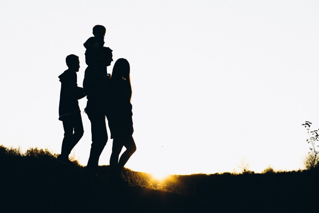 família